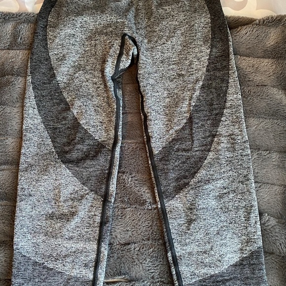 VS Pink Seamless Leggings - Picture 2 of 2